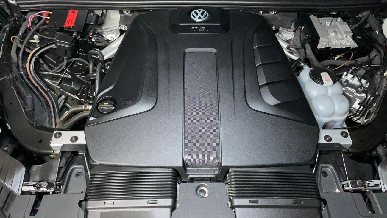 Volkswagen Touareg 2025 | AED 2097/Month | 0 DP | 30 Day Return | Warranty