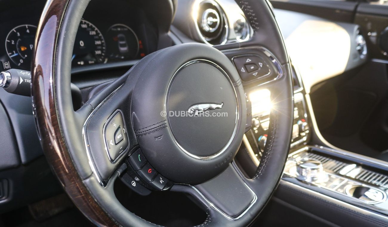 Jaguar XJ XJ 3.0 V6 Premium Luxury SWB Aut Brand New