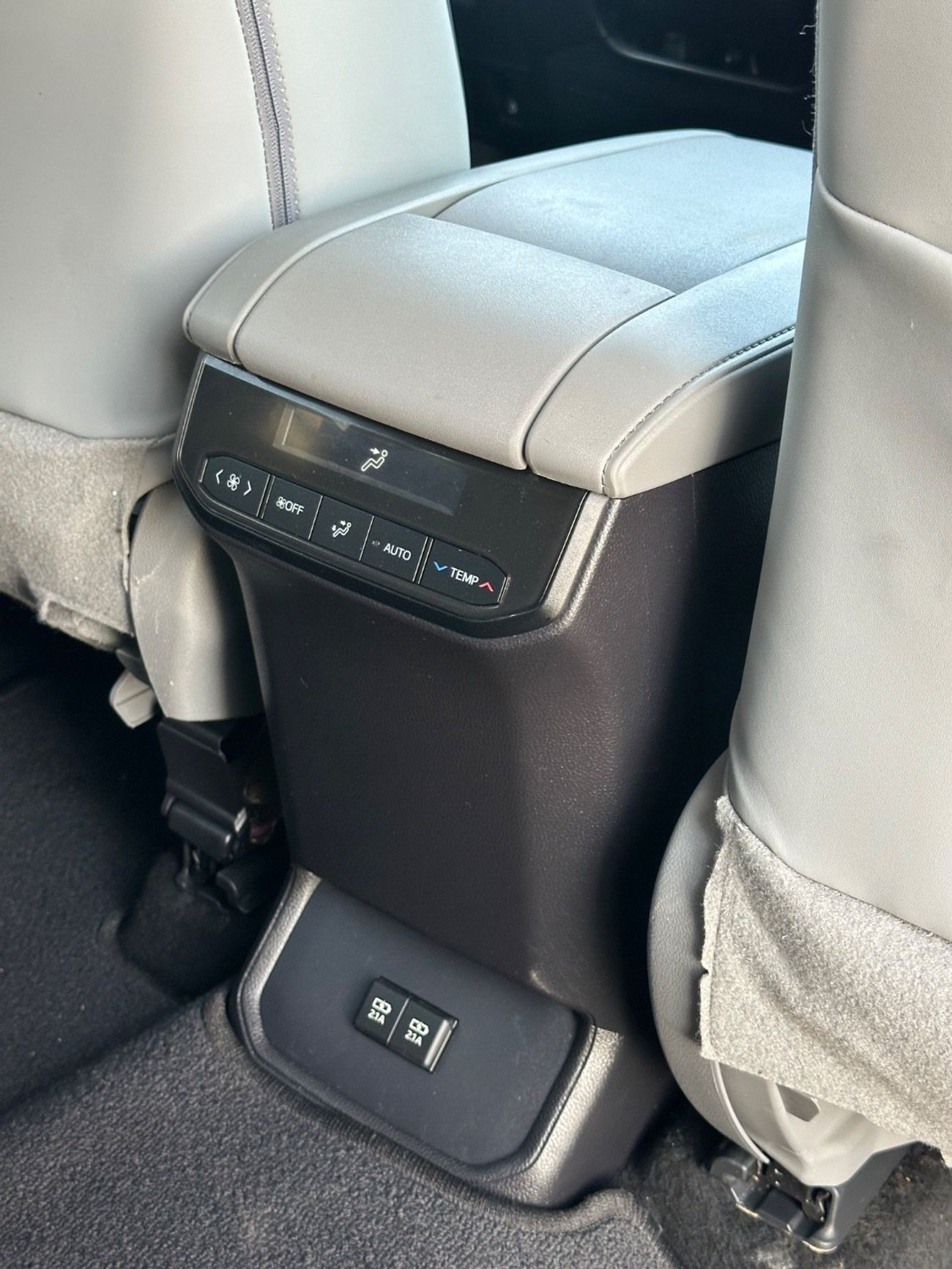 Toyota Highlander Hybrid 2.5 leather seats,push start