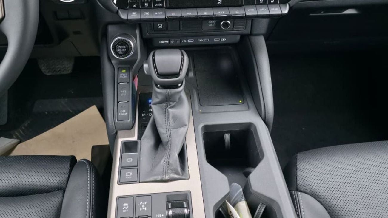 تويوتا برادو VXR 2.4L | T/Petrol | 4x4 | Four Door | 5 Seater | Automatic