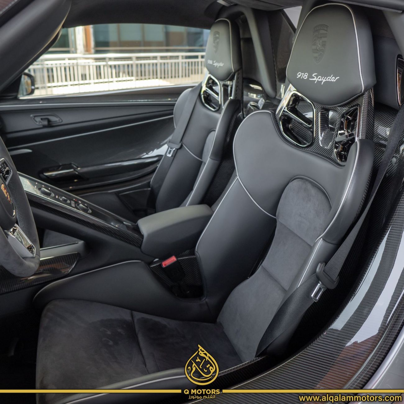Porsche 918 Spyder Std 4.6L 2015 PORSCHE 918 SPYDER WEISSACH DONE ONLY 8000KM