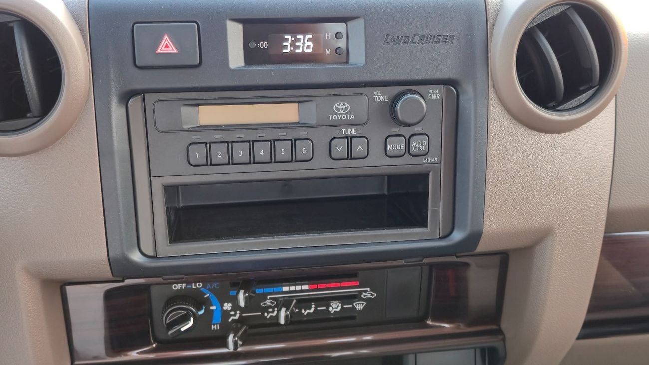 Toyota Land Cruiser Pick Up TOYOTA LC 79 S/C A/T 2.8L DSL MODEL YEAR 2025 WHITE(WITH DIFFIRENTIAL LOCK)