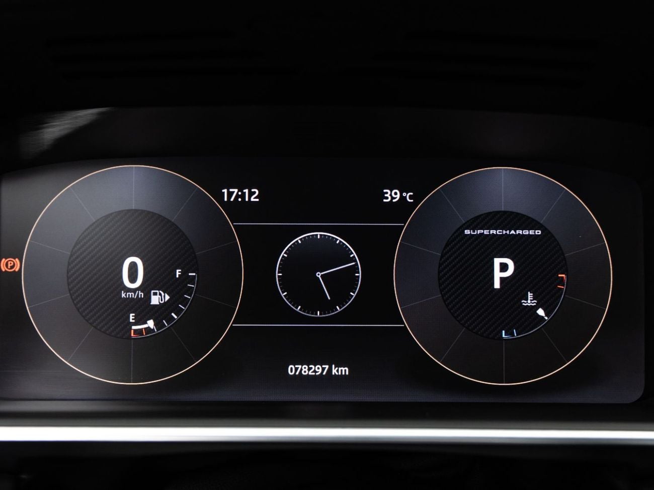 Land Rover Range Rover VOGUE SE BUY NOW, PAY 2027 | THE BLACKLINE STANDARD | 12 Month Blackline Warranty, GCC