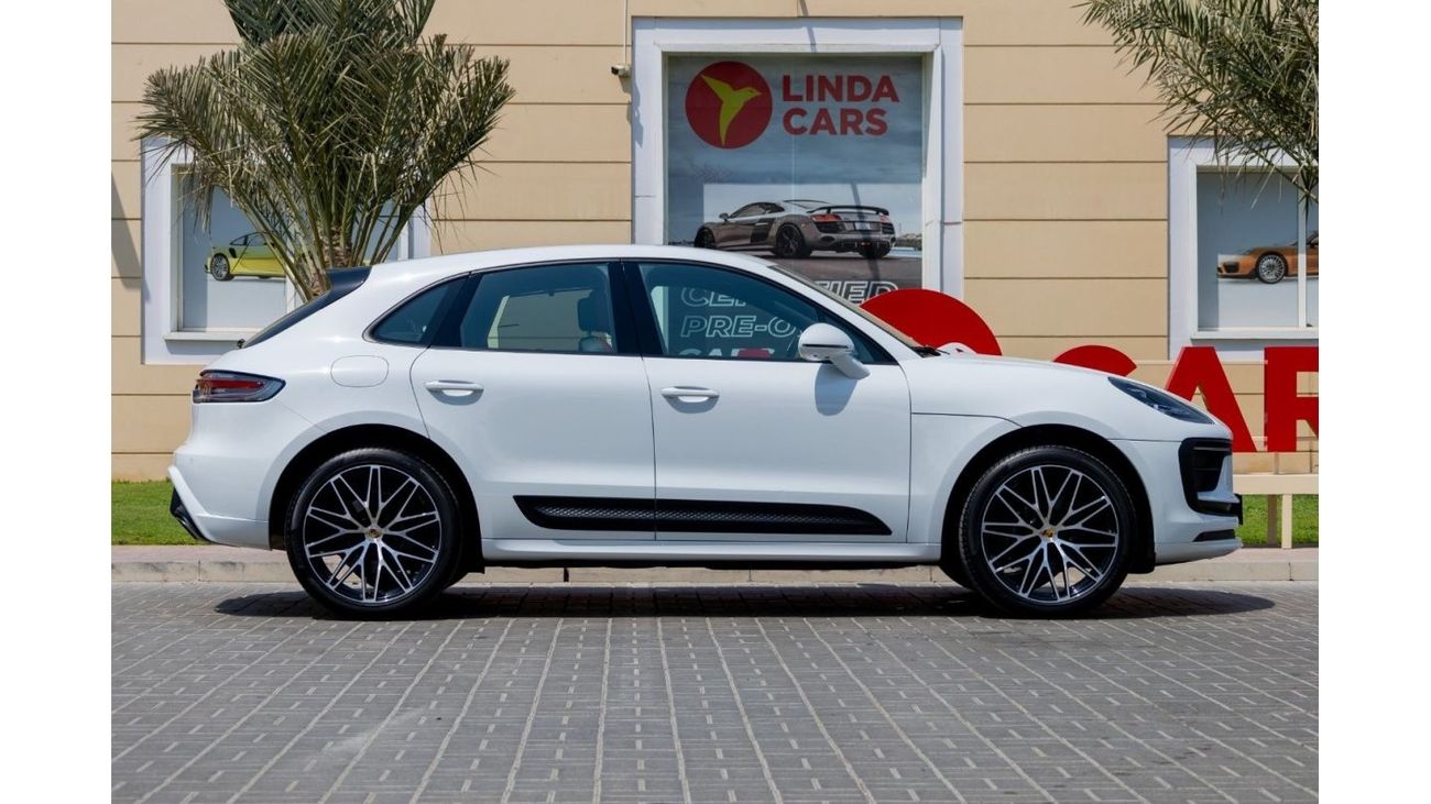 Porsche Macan Porsche Macan 2023 GCC under Agency Warranty with Flexible Down-Payment.