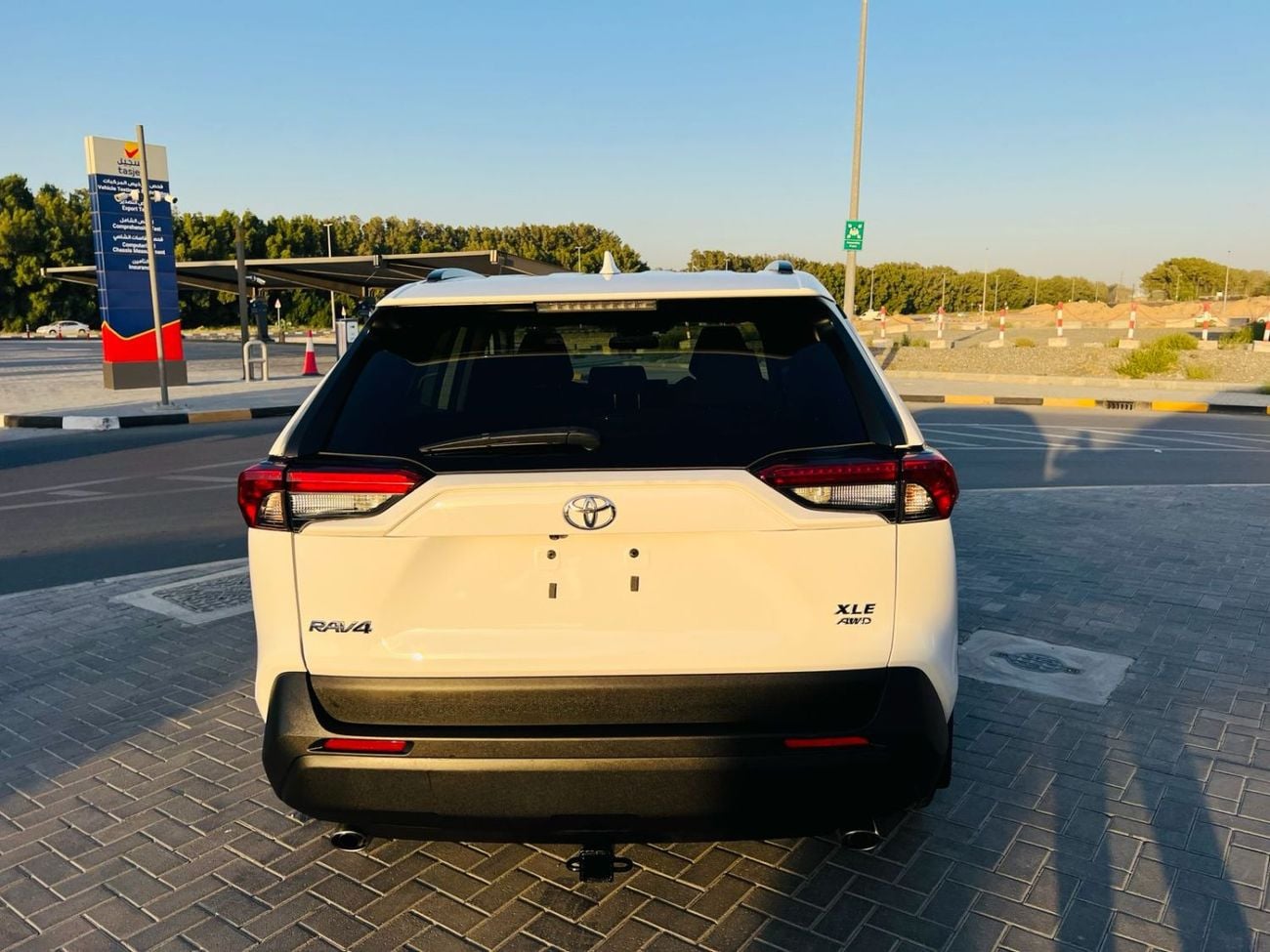 Toyota RAV4 XLE  2.5