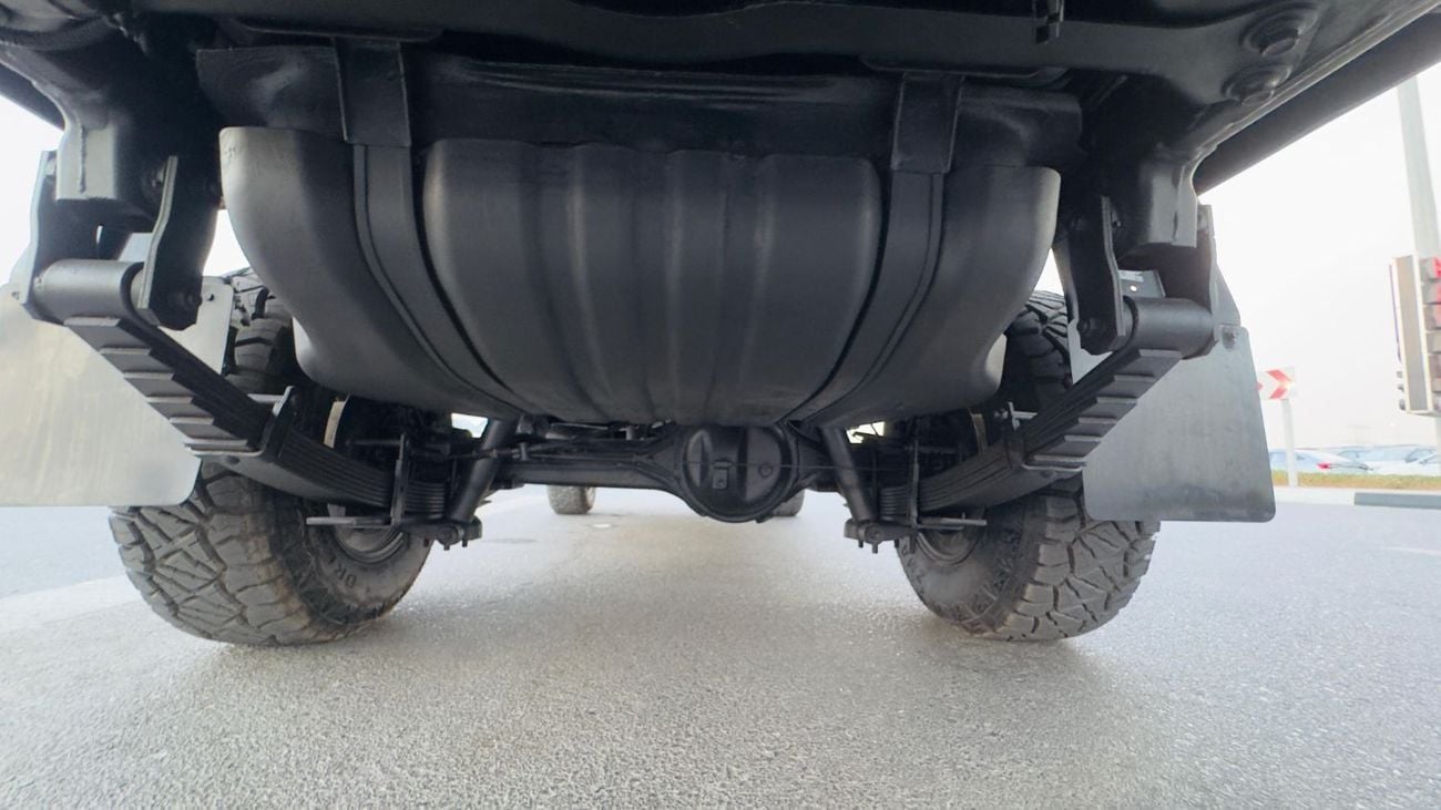 تويوتا لاند كروزر بيك آب -