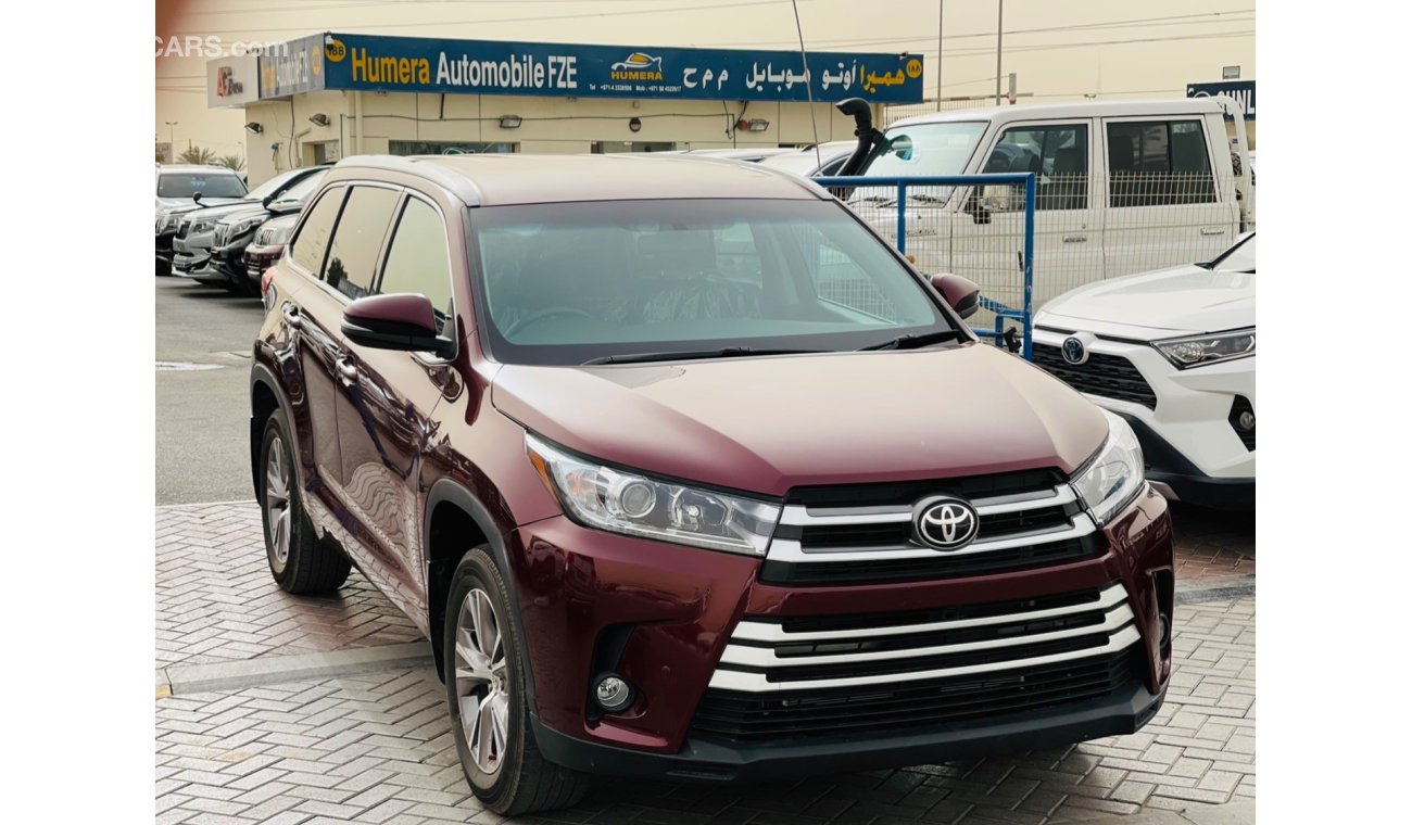 Toyota Kluger Toyota Kluger Petrol engine model FEB/2014 maroon color 7 seater  with push start and leather seats