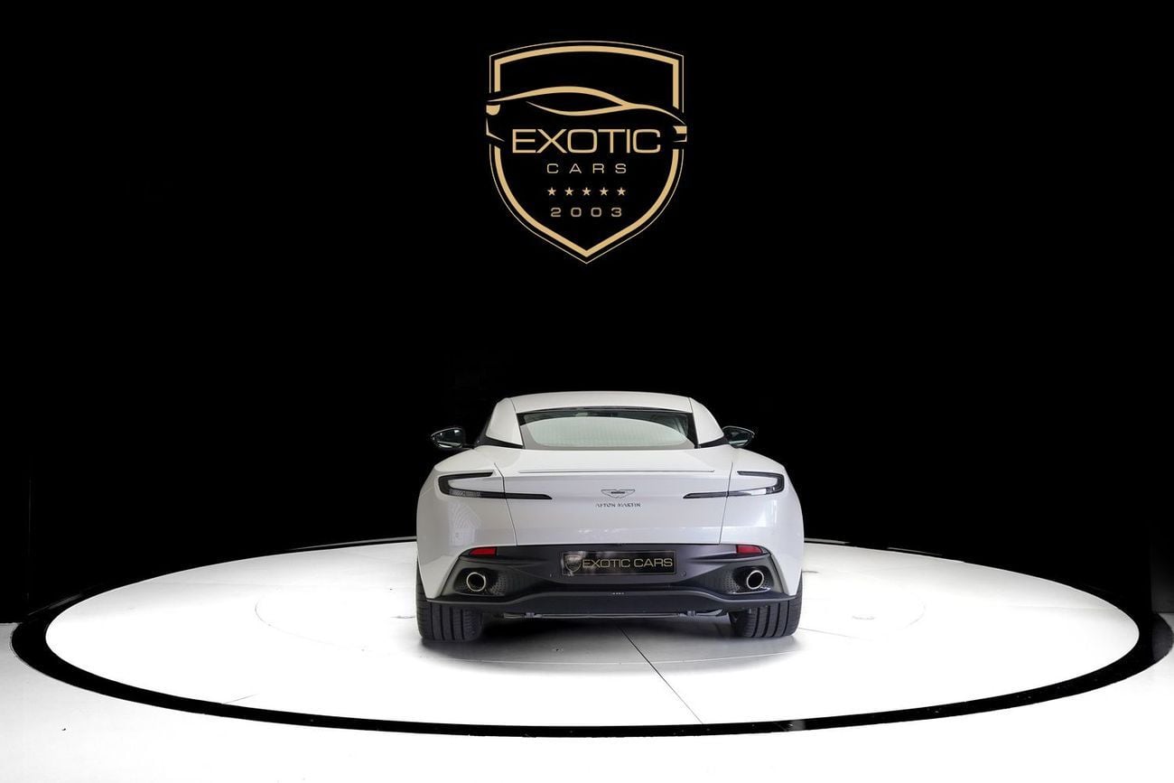 أستون مارتن DB11 AMR Std 5.2L