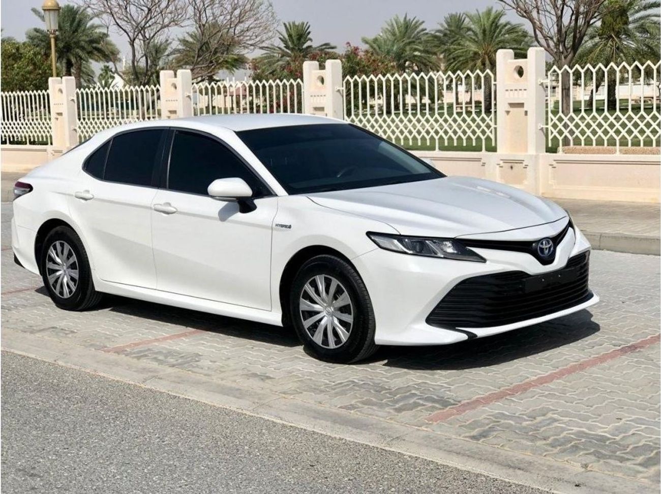 Toyota Camry Camry LE,2020 (Hybrid) 2.5L GCC / accident free