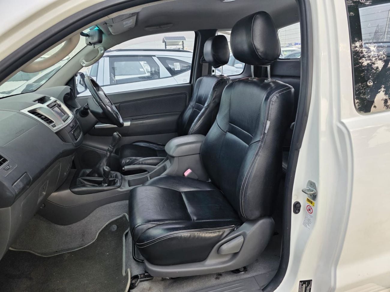 Toyota Hilux DLX Diesel Engine ,Smart Cab Hilux Manual Gear Right Hand Drive  ,ONLY FOR EXPORT AVAILABLE