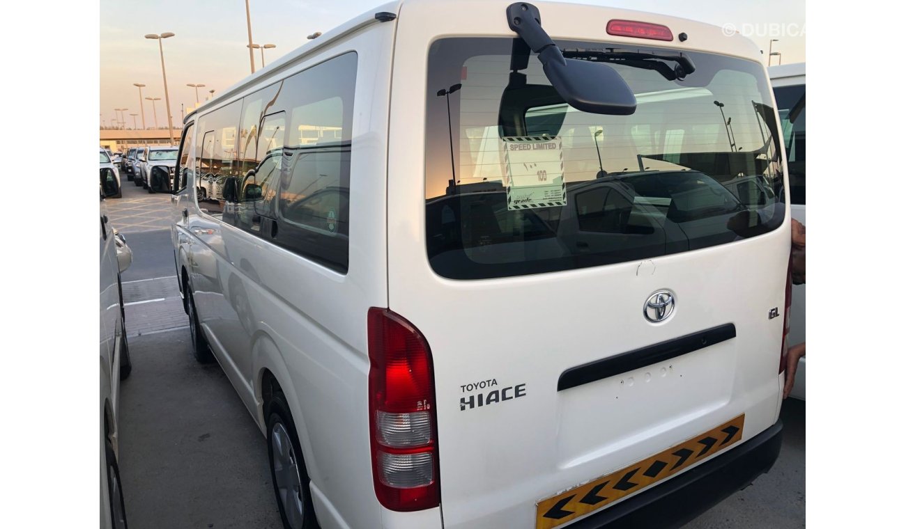 Toyota Hiace Toyota Hiace Passenger van 15 str,model:2016. Free of accident