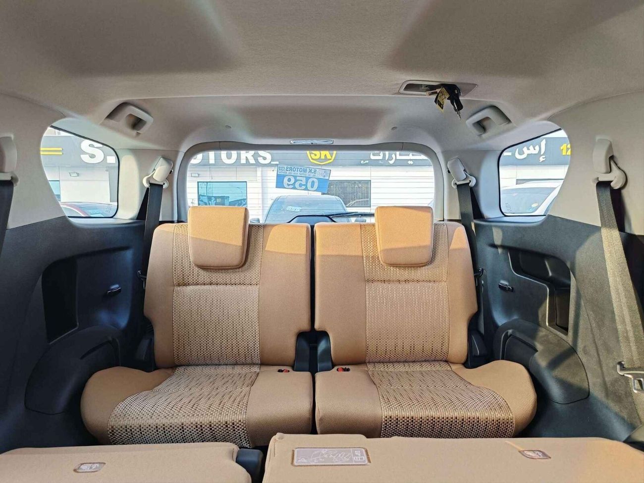 Toyota Fortuner DIESEL ,2.4L V4 / SC 8 AUDIO DISPLAY / MANUAL A.C / "17" STEEL WHEELS / 4X4 (CODE # FD24B)