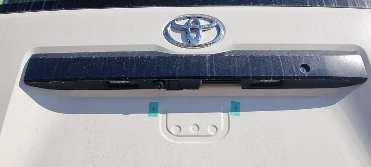 Toyota Hiace DX TOYOTA HIACE 2.8L DIESEL HI-ROOF M/T MY 2026