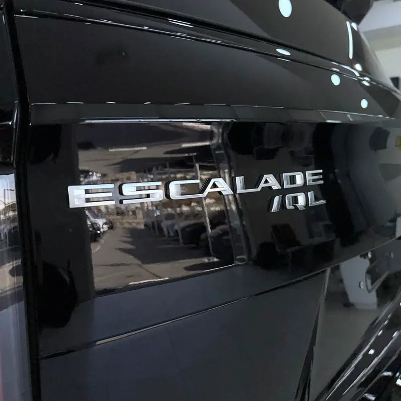 كاديلاك إسكالاد IQL - 1000E4