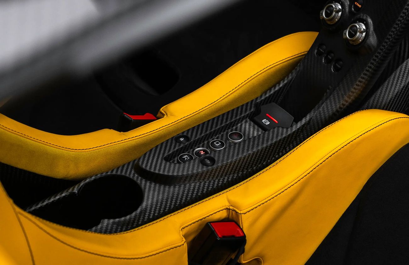 مكلارين P1 3.8L V8 Twin-Turbocharged + Electric Motor