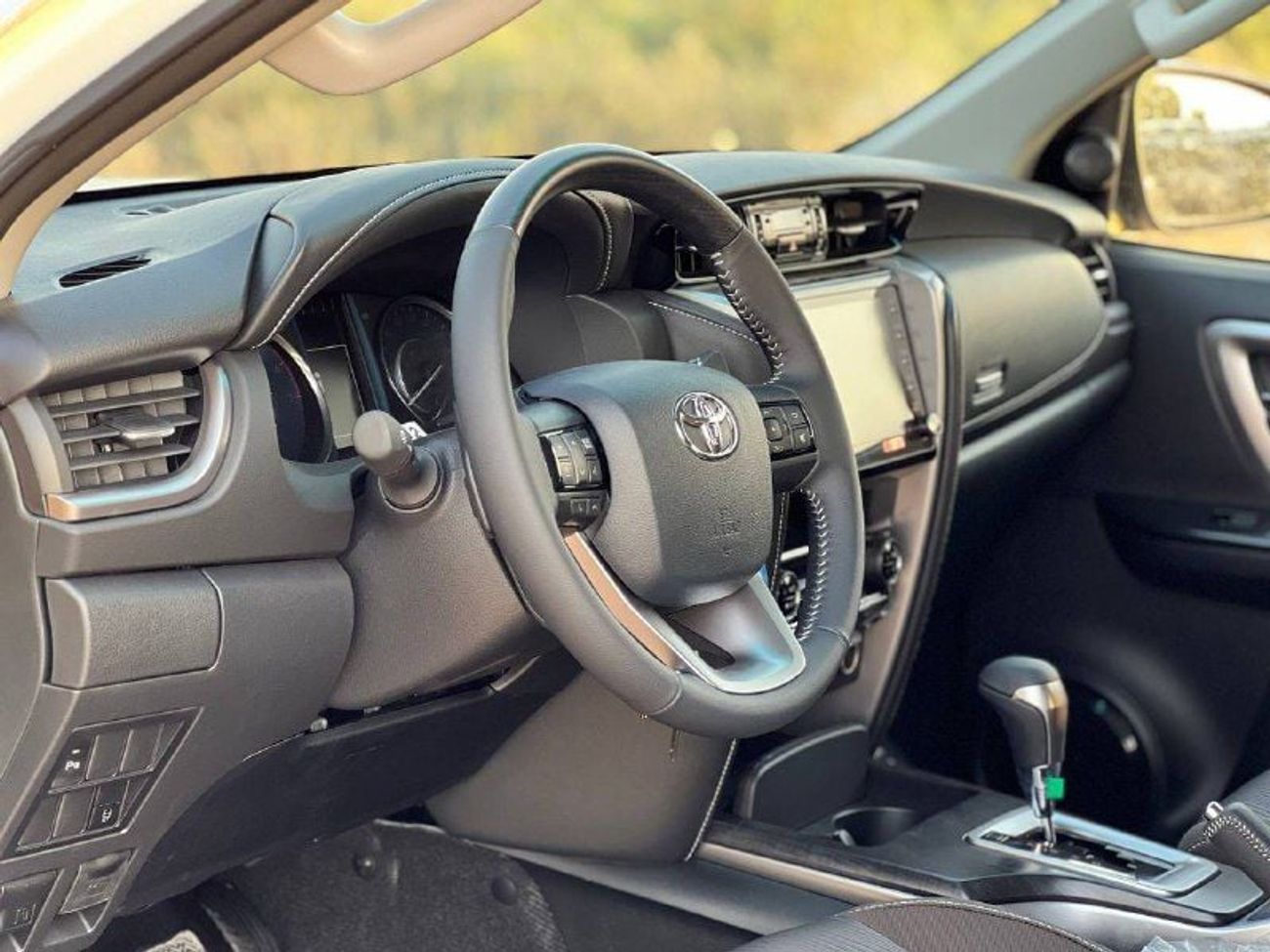 Toyota Fortuner VX 4.0L PTR A/T // 2025 // MID OPTION WITH DVD&BACK CAMERA , CRUISE CONTROL // SPECIAL OFFER // BY F