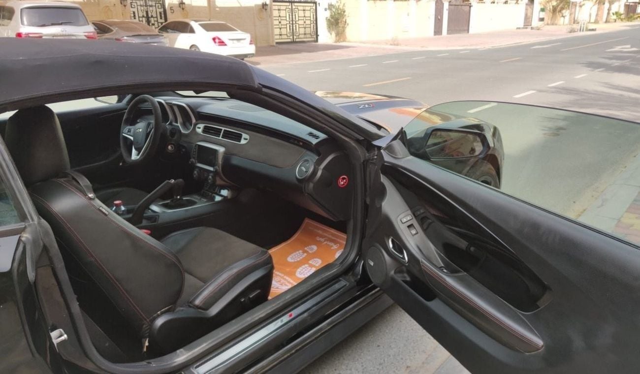 Chevrolet Camaro Comaro zl1 convertible, special car 750 hp upgraded, and agency very clean car manual transmission