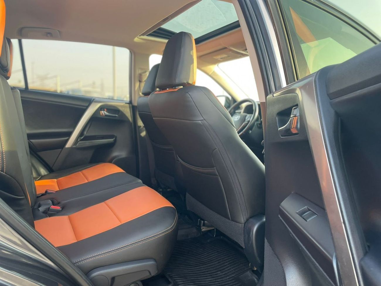 Toyota RAV4 2018 Toyota Rav4 Adventure 2.5L V4 Full Option - Sunroof Push Start & Truck Auto With Radar - l