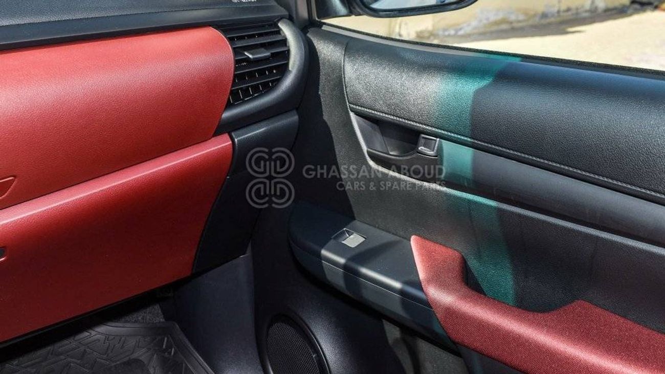 Toyota Hilux Double Cabin, DLX, 2.4L, Diesel