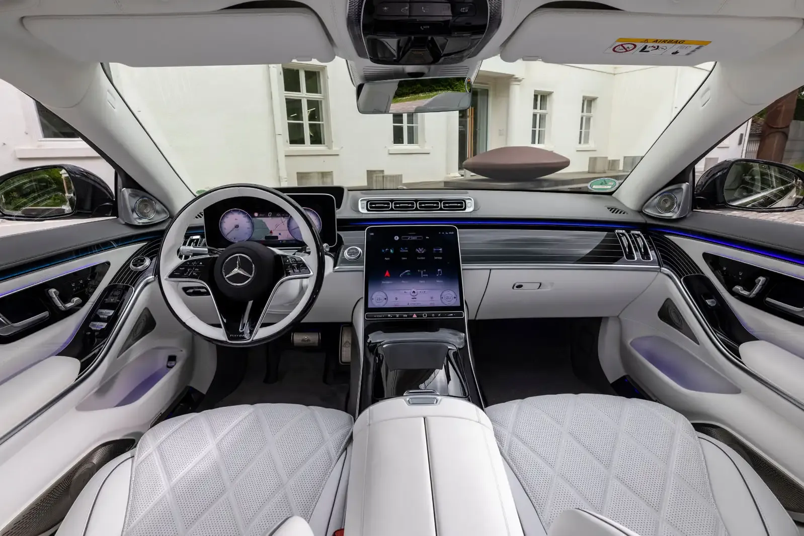 Mercedes-Benz S 680 interior - Cockpit