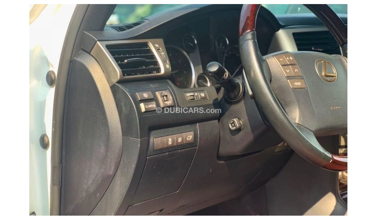 لكزس LX 570 سبورت بلاتينوم