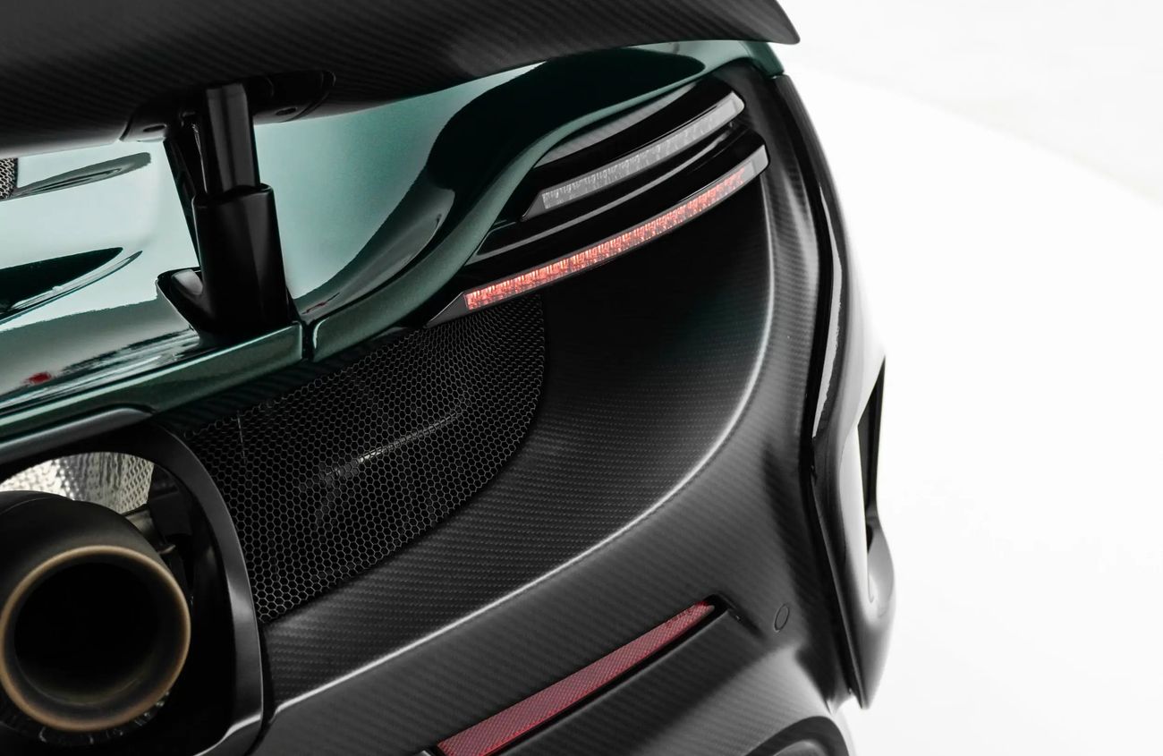 McLaren 675LT 3.8L V8 Twin-Turbocharged Engine