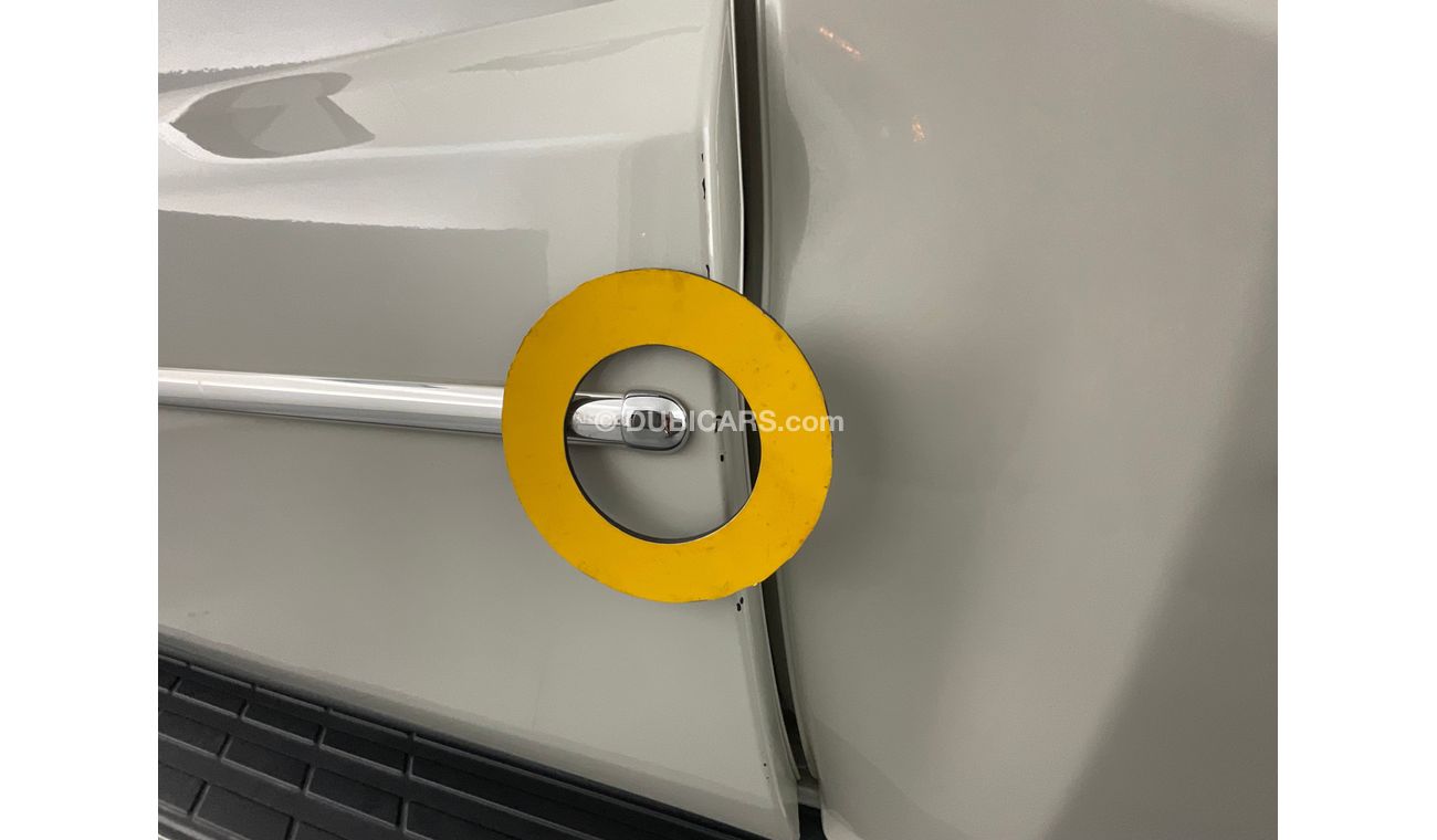 ميتسوبيشي باجيرو GLS Midline