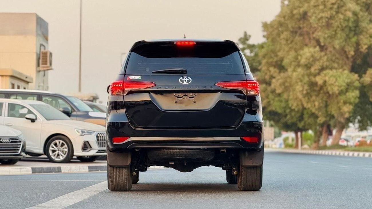 Toyota Fortuner 2020 | 2.4L DIESEL ENGINE | LHD | AUTOMATIC TRANSMISSION | ELECTRIC SEAT | DUAL TONE LEATHER SEATS