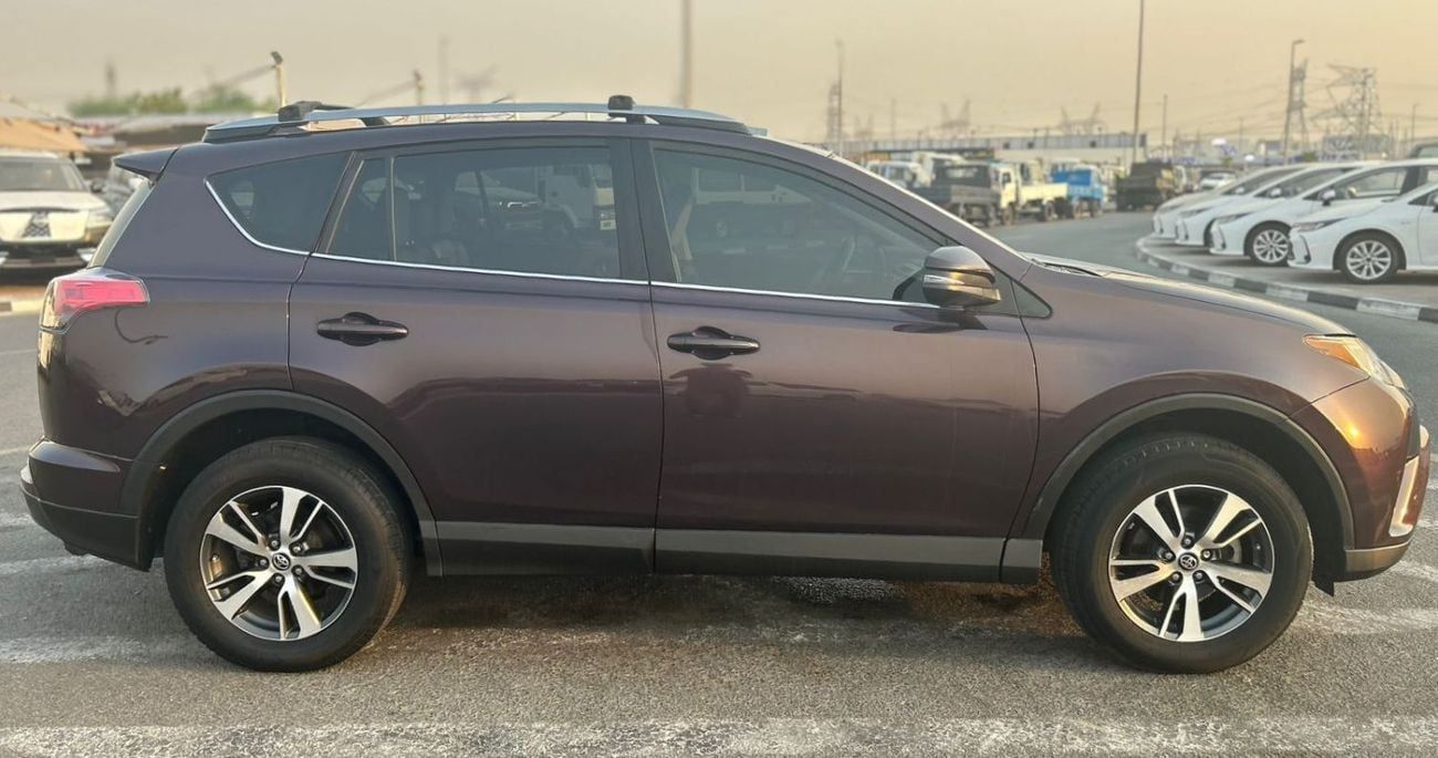 Toyota RAV4 2017 Toyota Rav4 Full Option XLE 2.5L V4 - Front / Back Sensors & Radar - Auto Trunk Push Start -