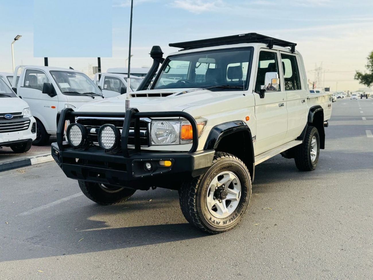 تويوتا لاند كروزر بيك آب Diesel ,Right Hand Drive ,4 Doors ,4.5 Liter ,Manual Transmission ,Power Windows