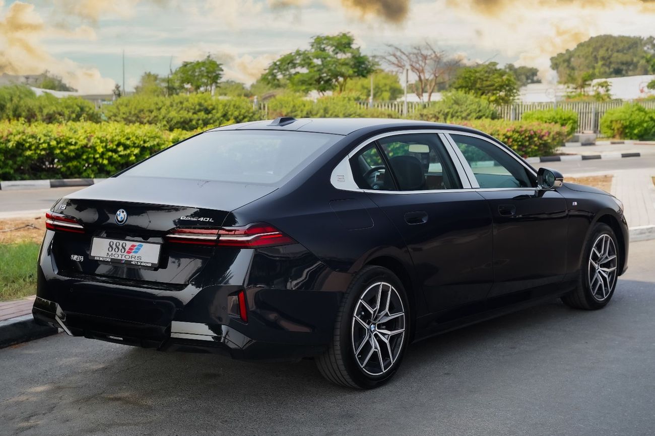 بي أم دبليو i5 2025 BMW i5 e-Drive 40L M-Sport package RWD 0km