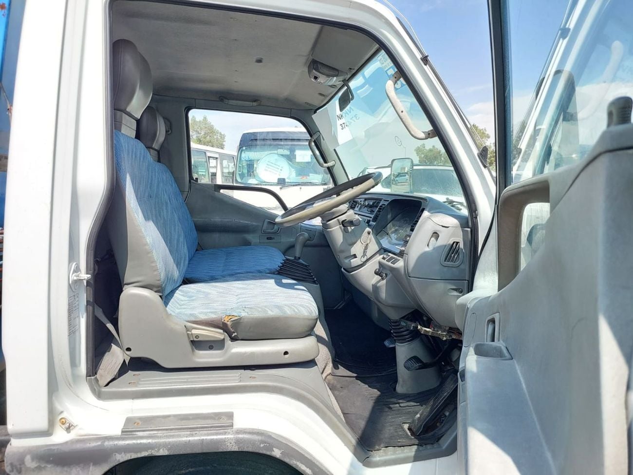 Mitsubishi Fuso Canter (RAMADAN OFFER) MITSUBISHI CANTER TRUCK RHD 1994 MODEL 4.6 L DIESEL MANUAL(PM500262)