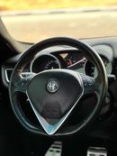 ألفا روميو جوليتا فيلوتشي Stunning Mid Option | GCC Specs | Well Maintained