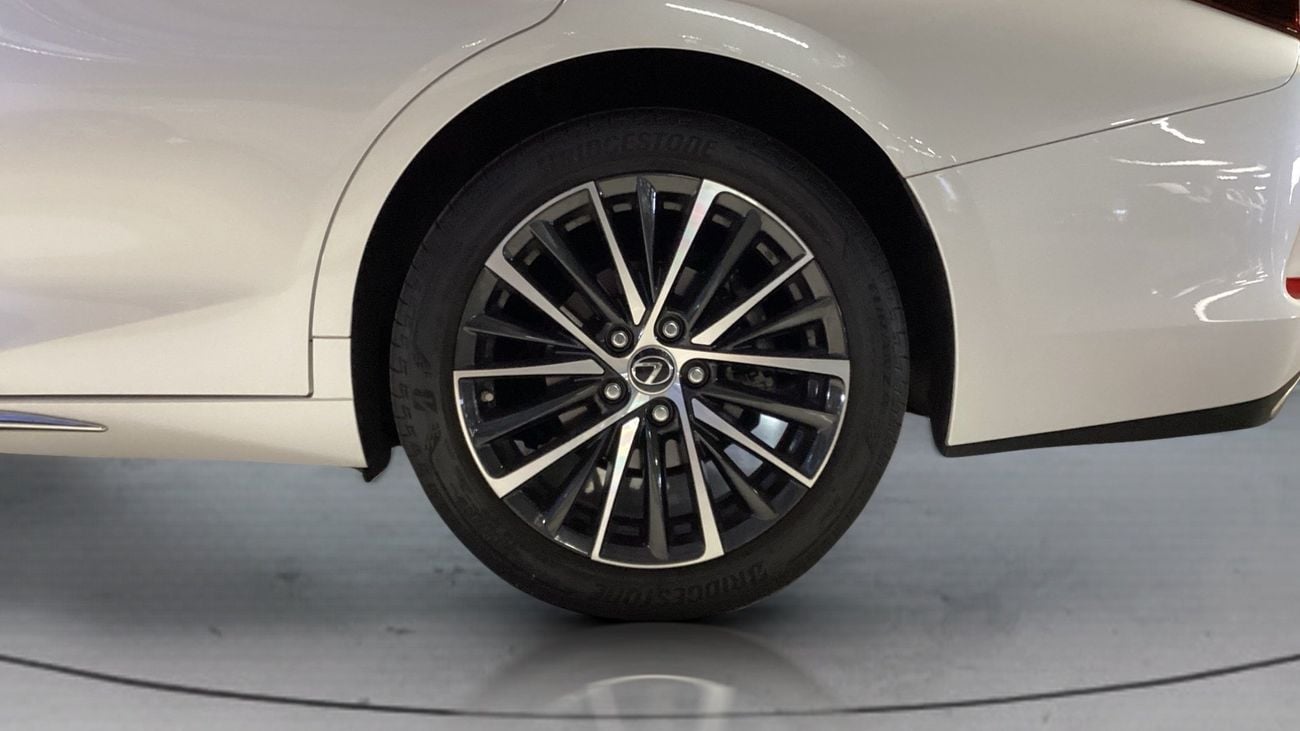 لكزس ES 350 3.5 PRESTIGE AUTO | شامل الضمان | 0 ﺪﻔﻋﺓ ﺃﻮﻟﻯ