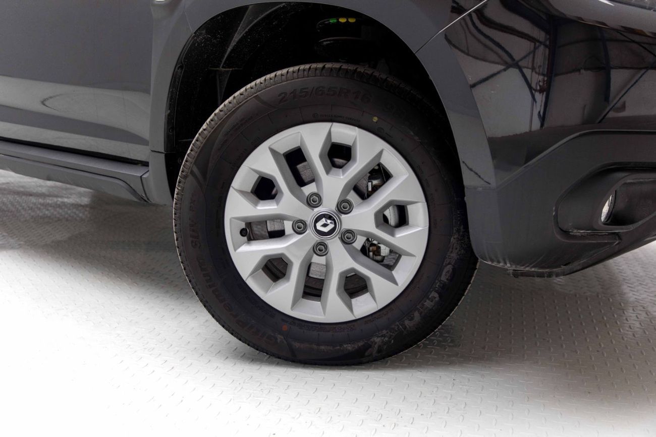 Renault Duster SE 1.6L - Black Inside Black | Export Only