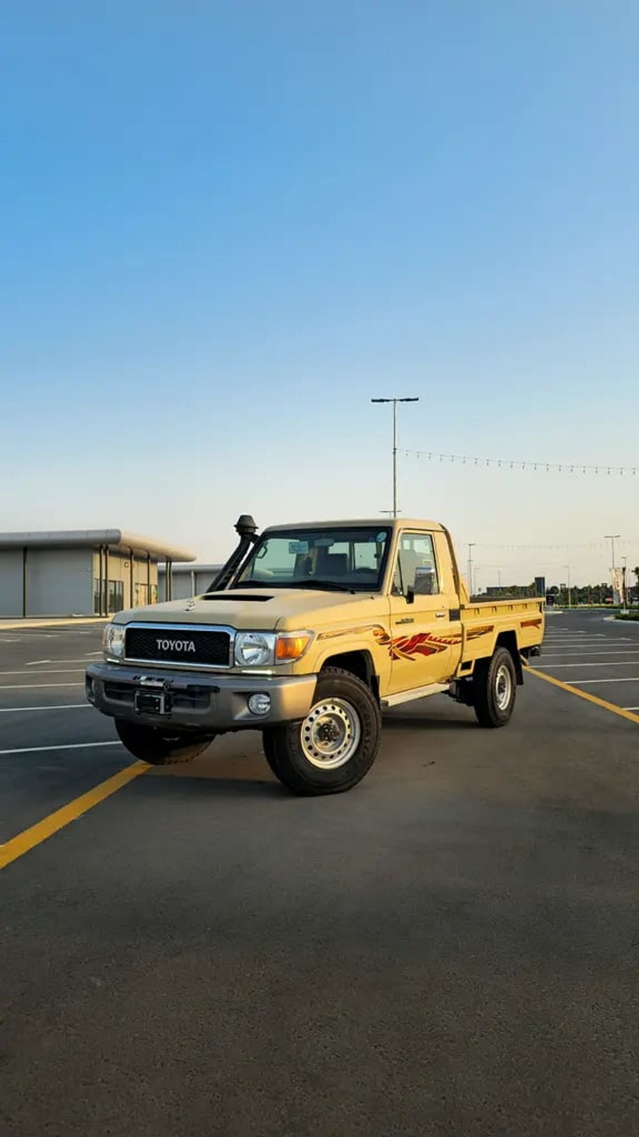Toyota Land Cruiser 70 LC79 LX V8 4.5L DEISEL GCC Specs