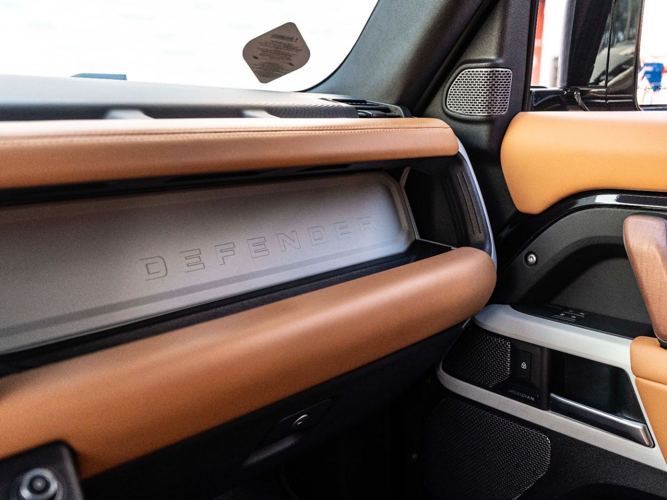 لاند روفر ديفندر P400 110 SE 3.0L (5 Seater)