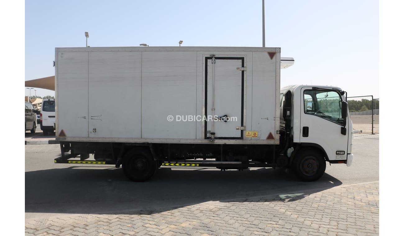 Isuzu NPR CHILLER TRUCK WITH INSULATED BOX WITH GCC SPECS 2015