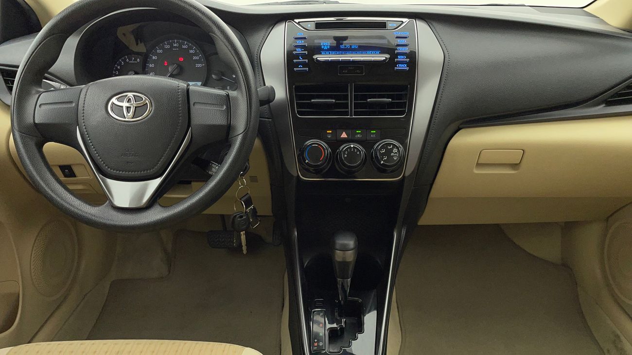 تويوتا يارس SE 1.5 | بدون دفعة مقدمة | اختبار القيادة في المنزل