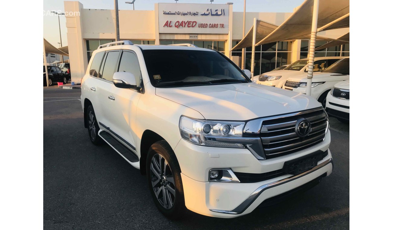 Toyota Land Cruiser فل ابشن صبغة وكاله تشييكات وكاله بحاله ممتازه ضمان شاسيه جير ماكينه بودى