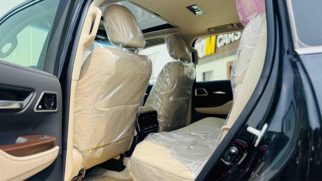 Toyota Land Cruiser VXR BLACK ISNDIE BIEGE 2026