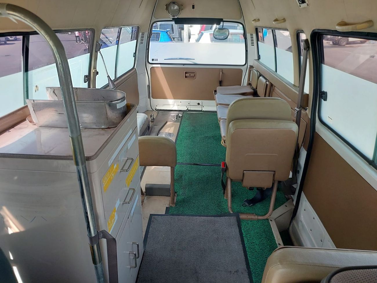 Toyota Hiace (RAMADAN OFFER) TOYOTA HIACE VAN AMBULANCE RHD 1997 MODEL 2.4 L PETROL AUTOMATIC(PM01771)