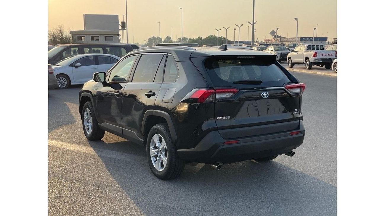 تويوتا راف ٤ LE