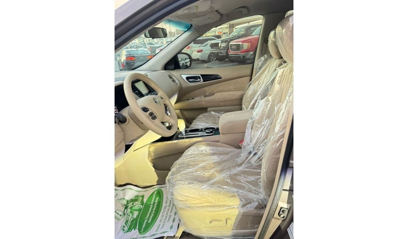 Nissan Pathfinder Platinum 3.5L In excellent condition and requires no expenses