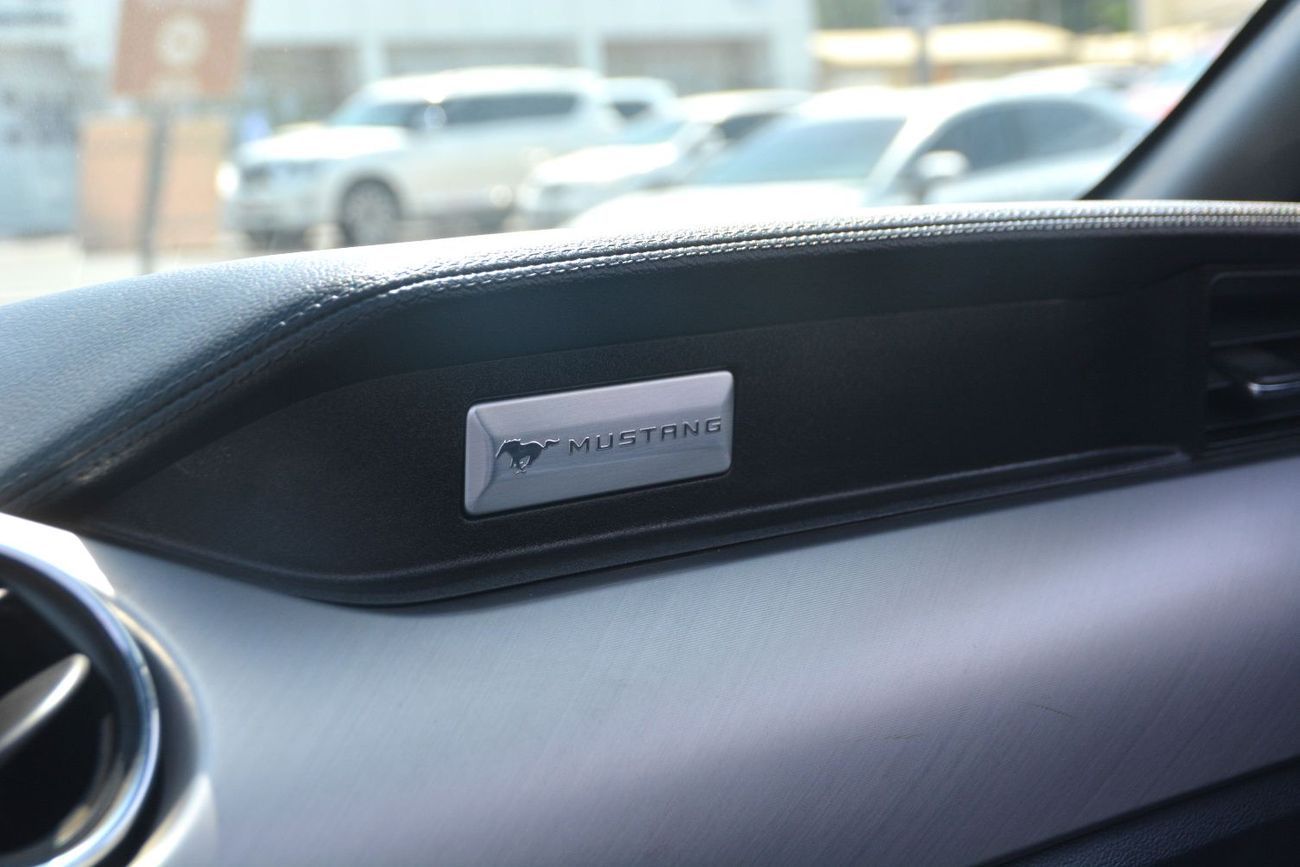 Ford Mustang BEAUTIFUL ORANGE CONVERTIBLE