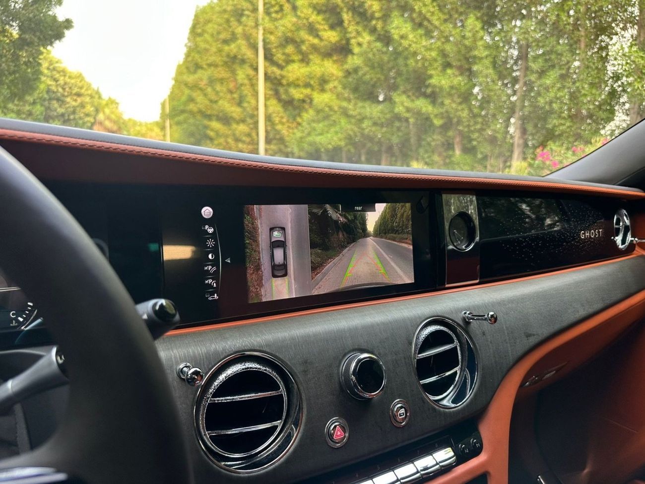 Rolls-Royce Ghost 6.75T Extended Wheelbase | V12 571 HP | GCC Specs | Like New | 4,000 KM