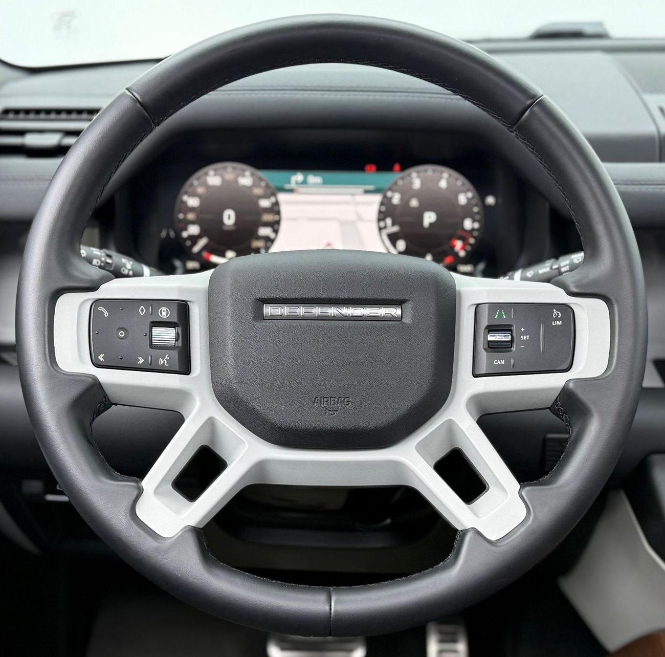 Land Rover Defender P300 110 2.0L (5 Seater) 2024 Land Rover Defender 110 SE P300, 2026 LR Warranty, 2029 LR Service Pac