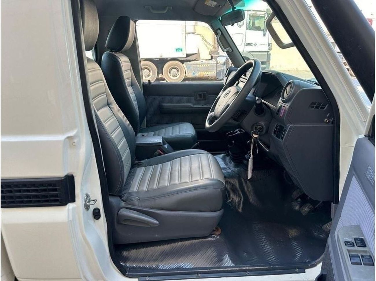 Toyota Land Cruiser Pick Up