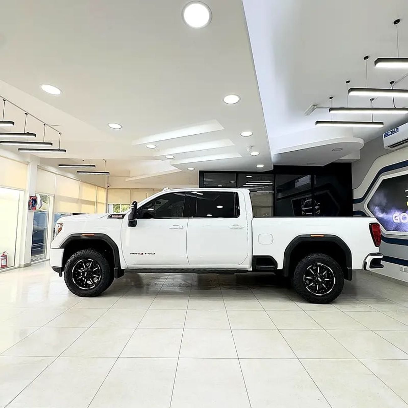 GMC Sierra 2500 HD Denali 6.0L Single Cab Utility RWD 2500 HD AT4 - DIESEL