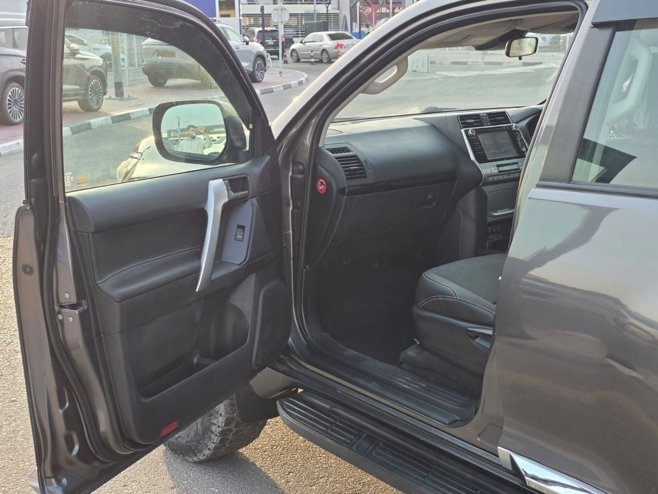Toyota Prado 2019 4WD AT DIESEL = RIGHT HAND